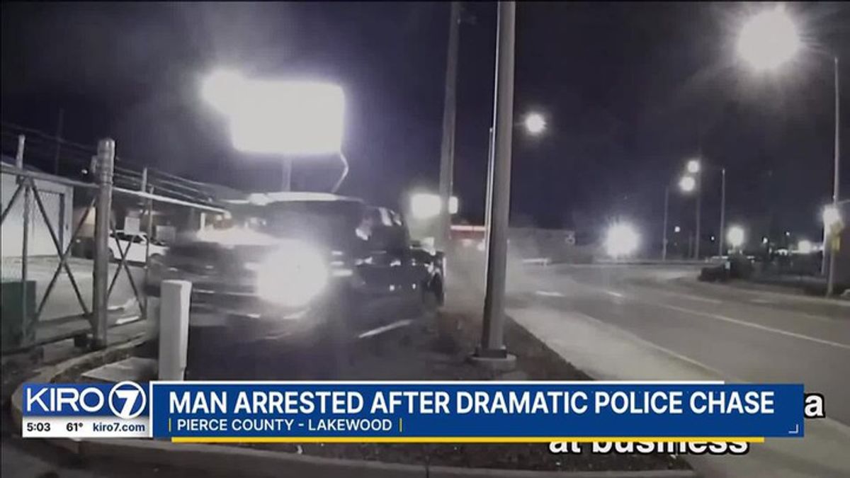 Man arrested after Lakewood police chase ends in crash and weapons ...