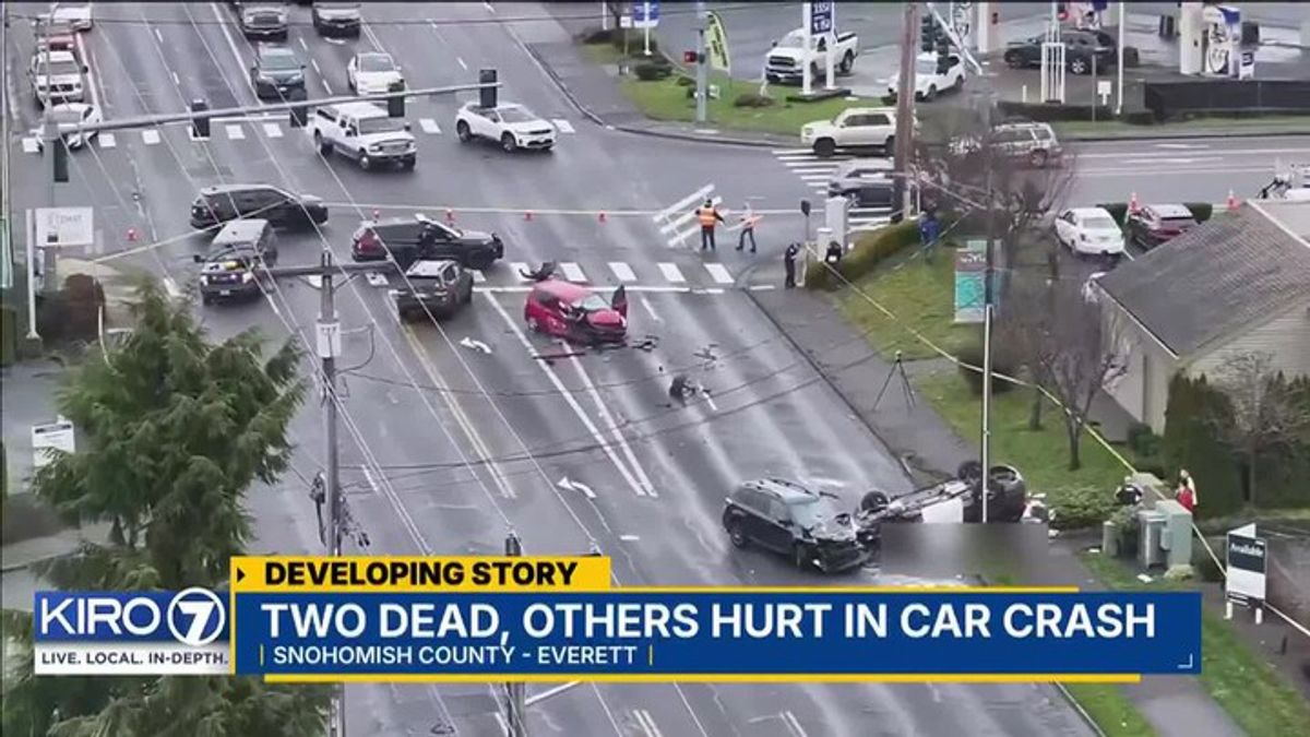 Two dead after car crash in Everett | Haystack News