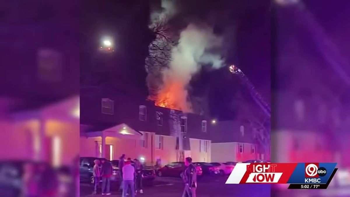 Man killed, others displaced in fire at Overland Park apartment complex ...
