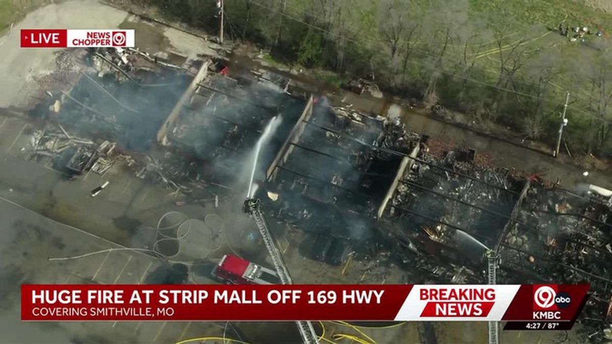 Crews battle huge fire at strip mall in Smithville | Haystack News