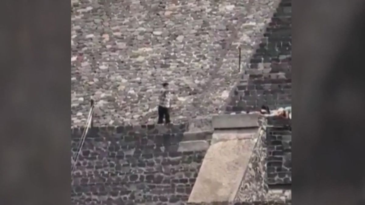 Gunman opens fire at popular tourist site at Mexican pyramid | Haystack ...