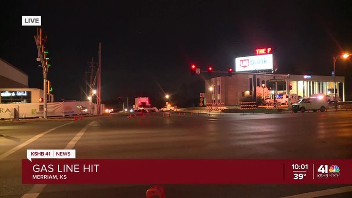 Gas leak stopped after line struck in Merriam; closes roads; some homes ...