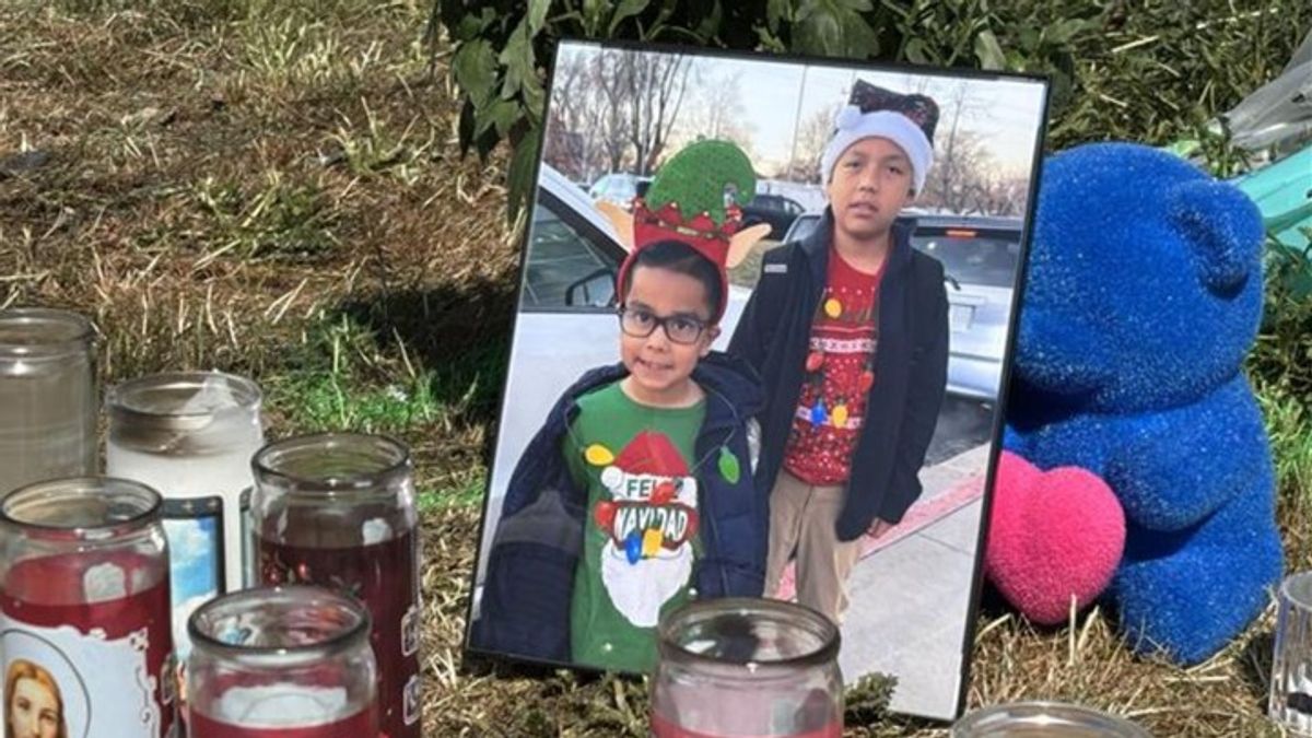 Community rallies around heartbroken family after crash kills two young ...