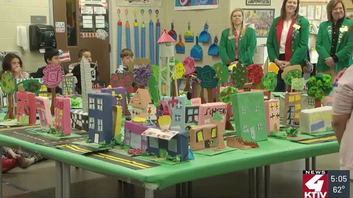 ‘Tabletop town’ - 3rd graders build their own 3D paper town, celebrate ...