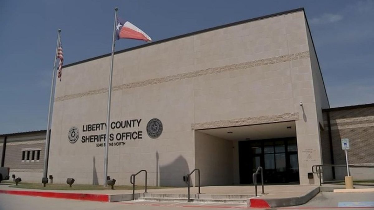 former-liberty-county-deputy-arrested-facing-child-porn-charges-court