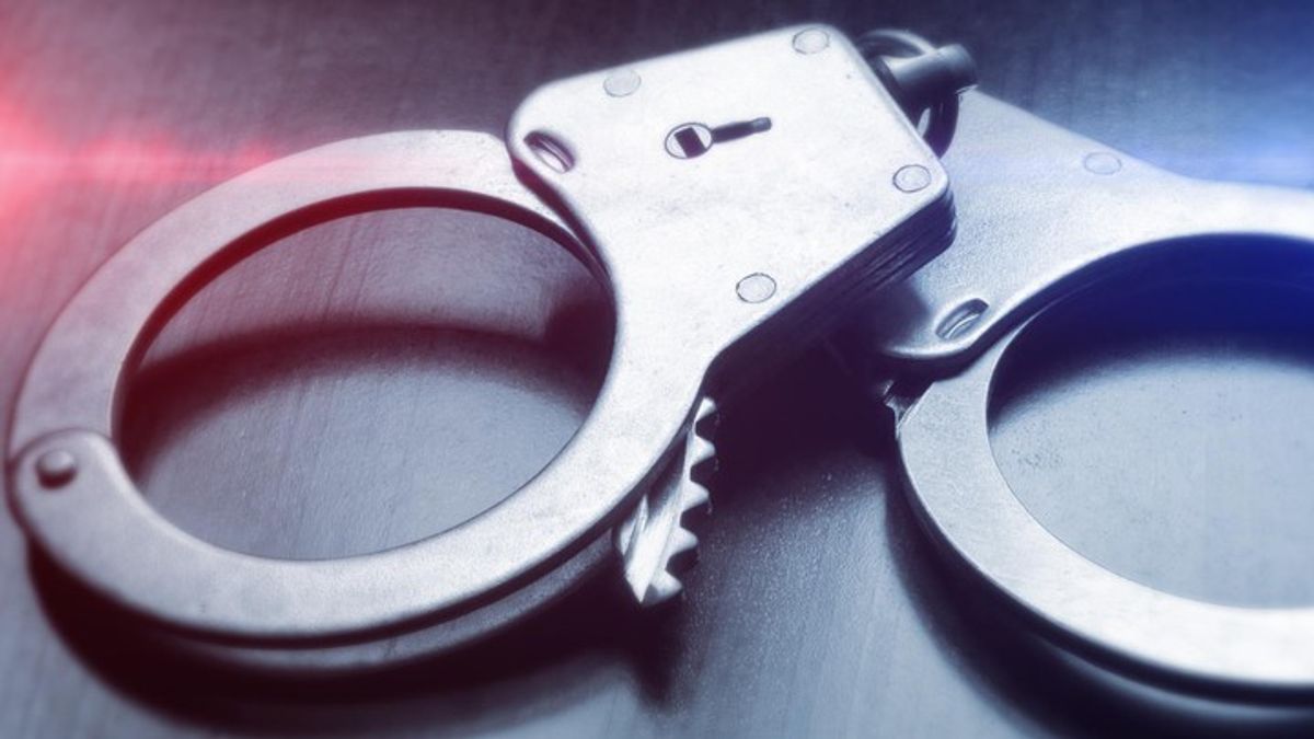 Mother facing child abuse charges after leaving 4-year-old son with man ...