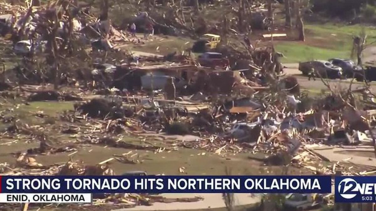 Strong tornado hits Enid in northern Oklahoma | Haystack News
