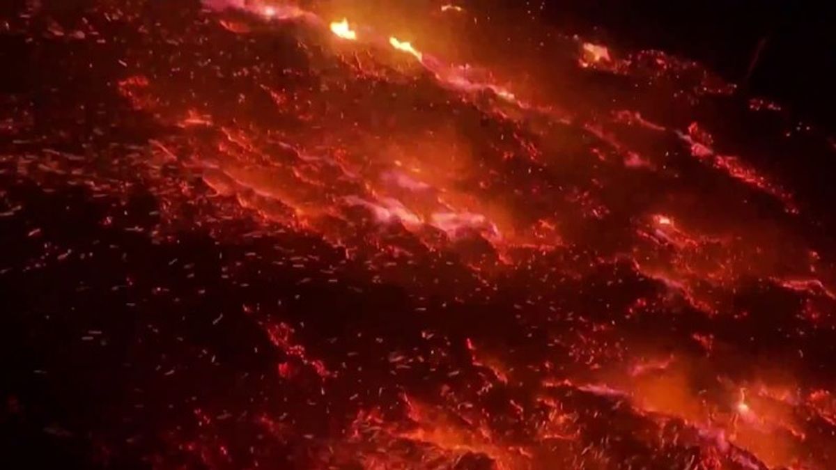 Wildfire burns homes and forces evacuations | Haystack News