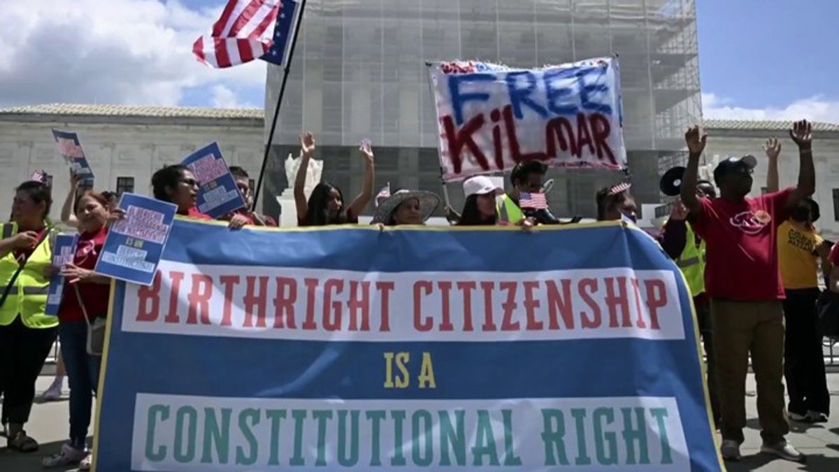 Judge temporarily blocks Trump order restricting birthright citizenship ...