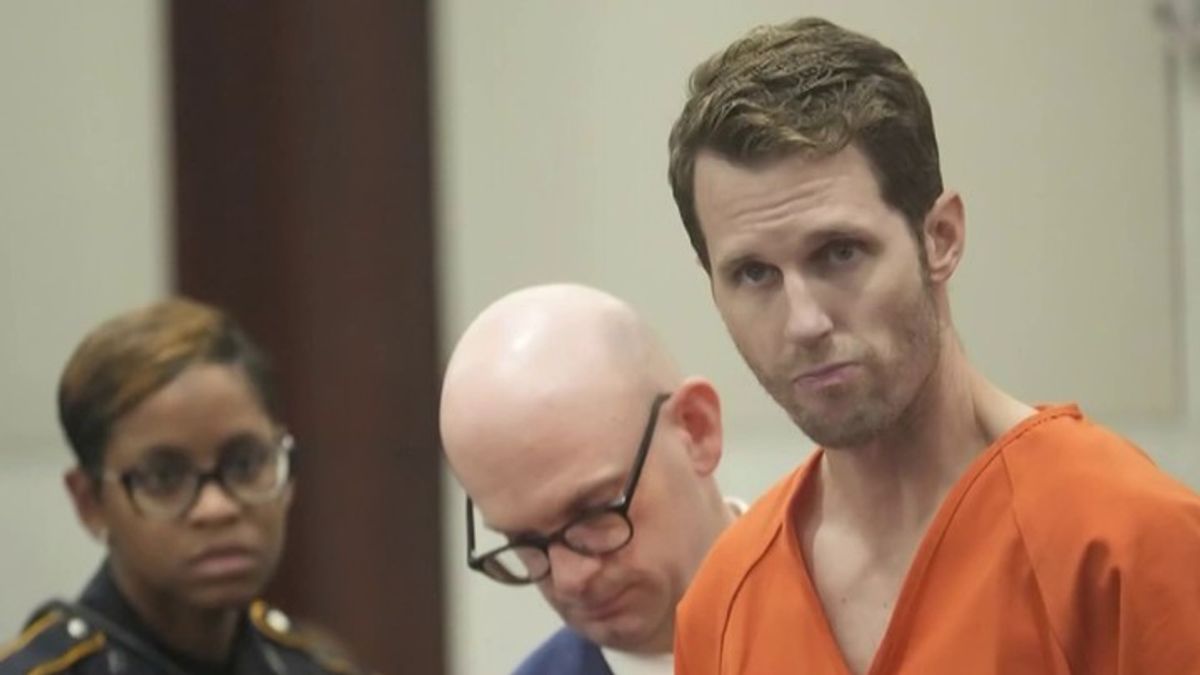 Man accused of strangling his pregnant wife to death flees to Italy ...