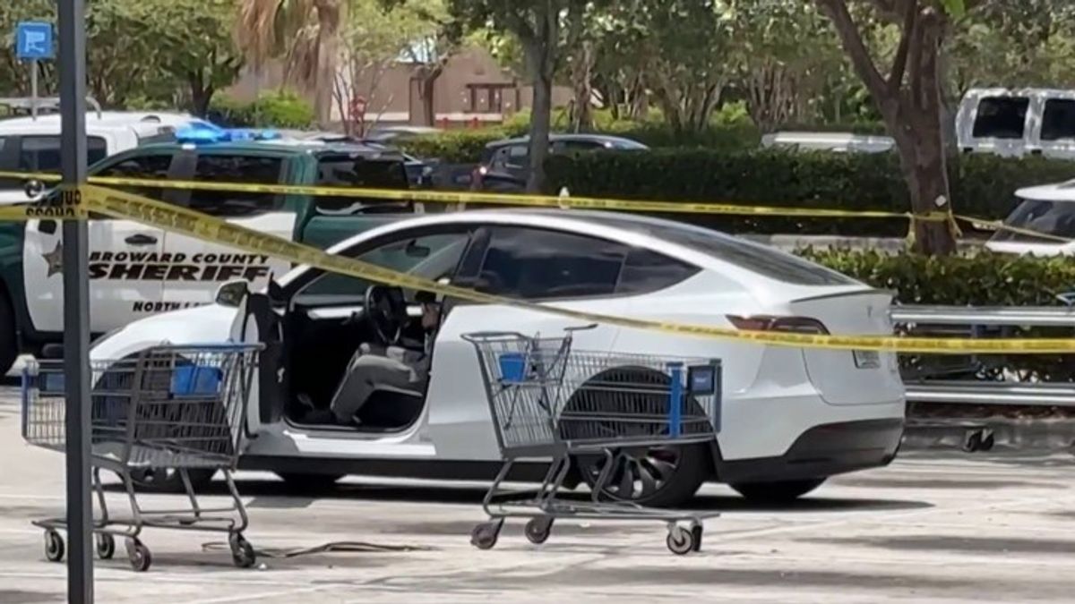 Man fatally shot outside Florida Walmart after dispute over parking ...