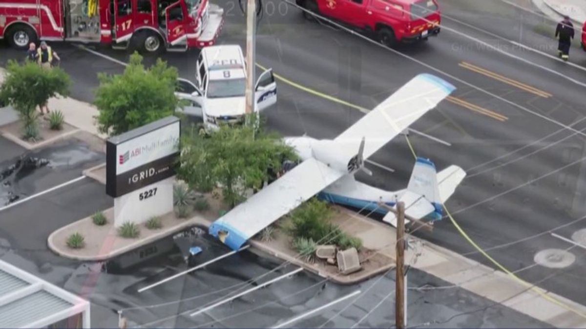 Small plane makes emergency landing in Arizona | Haystack News