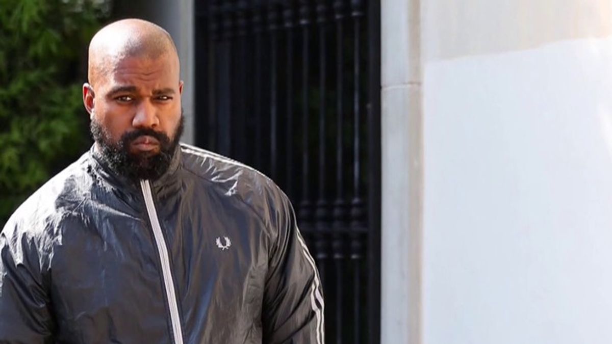 Rapper Ye apologizes for antisemitic comments in full-page ad ...