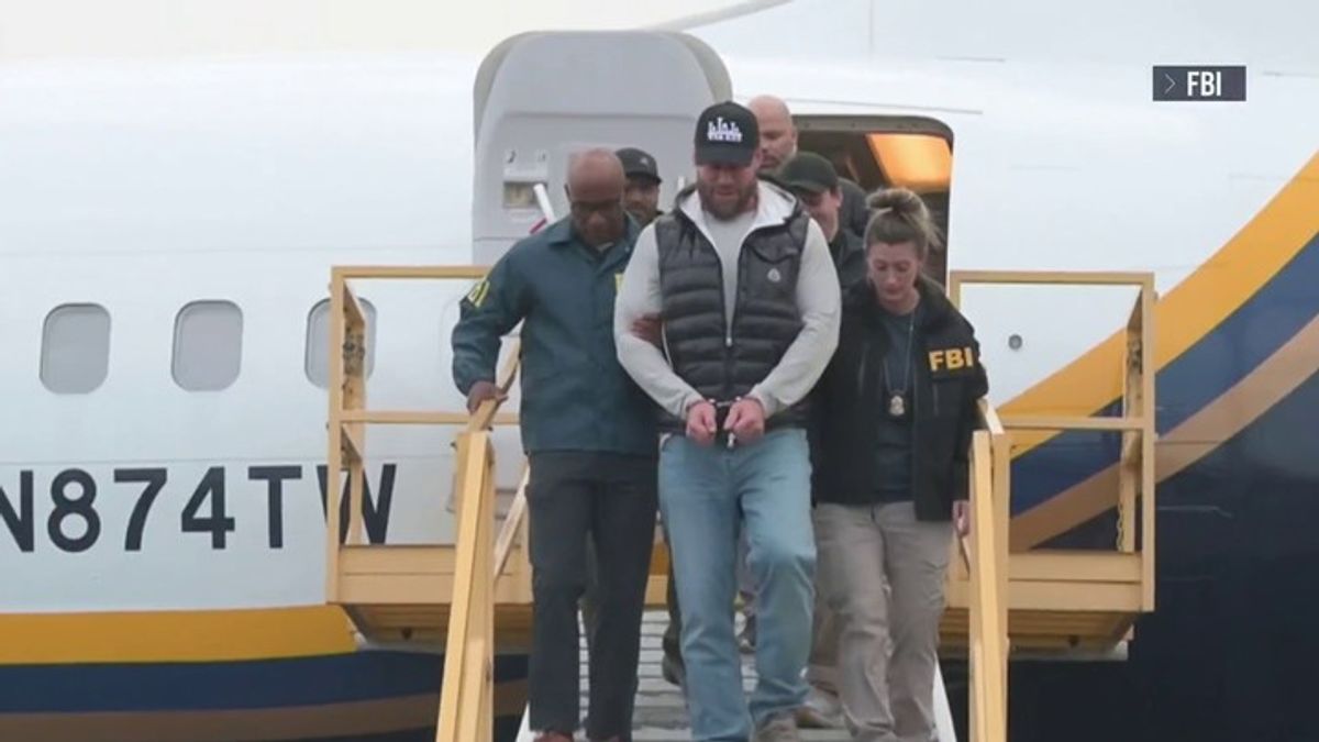 Former Olympic snowboarder turned alleged drug kingpin in FBI custody ...