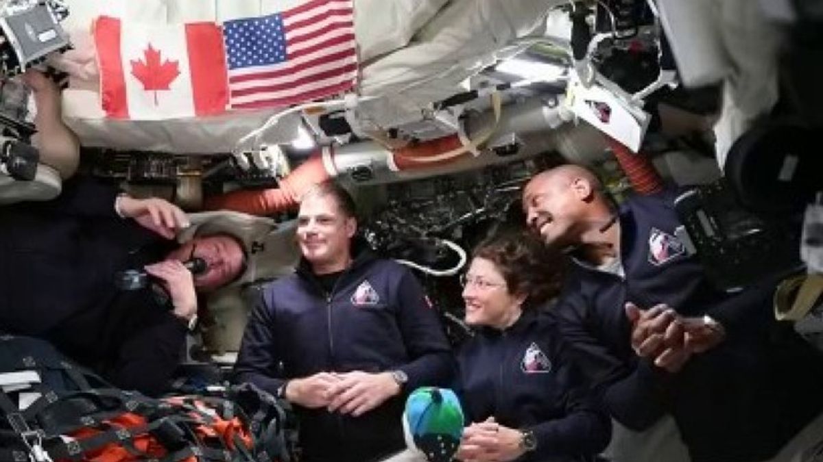 Tom Costello speaks with Artemis II crew during their moon mission ...