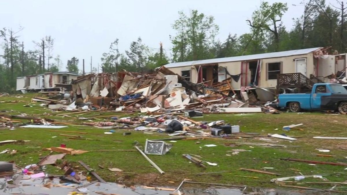 Severe Tornadoes in Mississippi Leave Path of Destruction | Haystack News