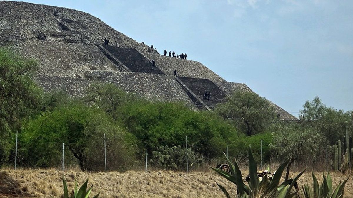 Gunman Opens Fire Atop Ancient Pyramid in Mexico, Killing 1 | Haystack News