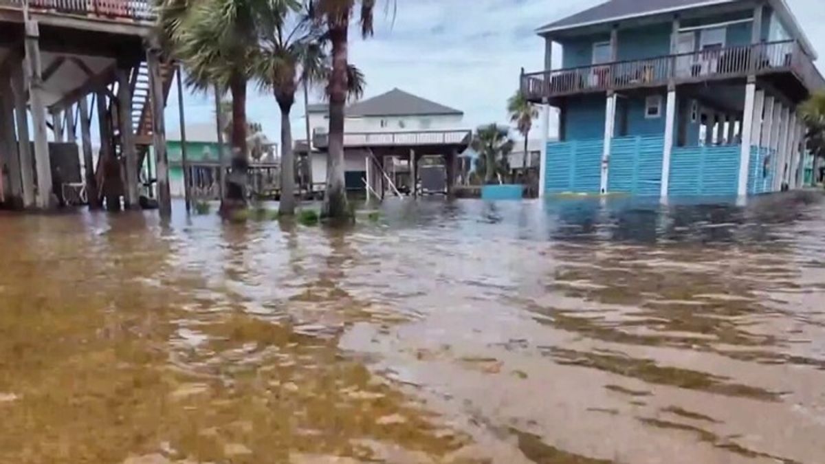 Tropical Storm Arthur Spreads Torrential Rain Across Gulf Coast ...