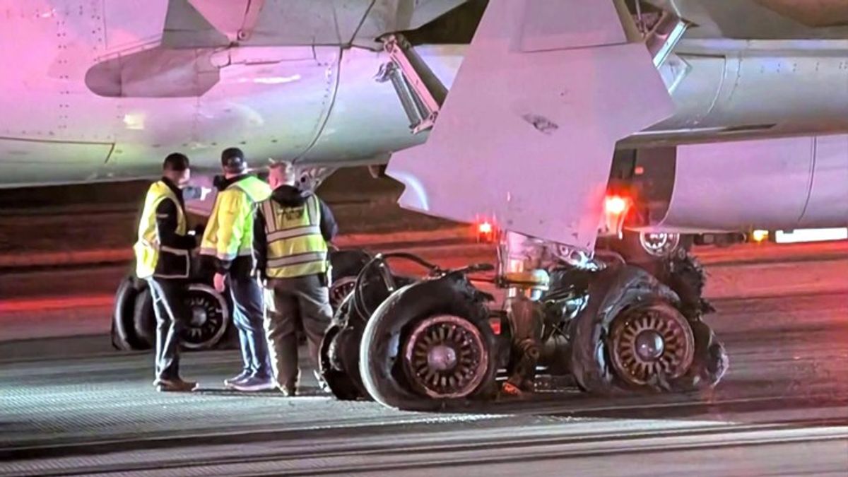 Plane Blows Tires During Rough Landing at Atlanta Airport | Haystack News