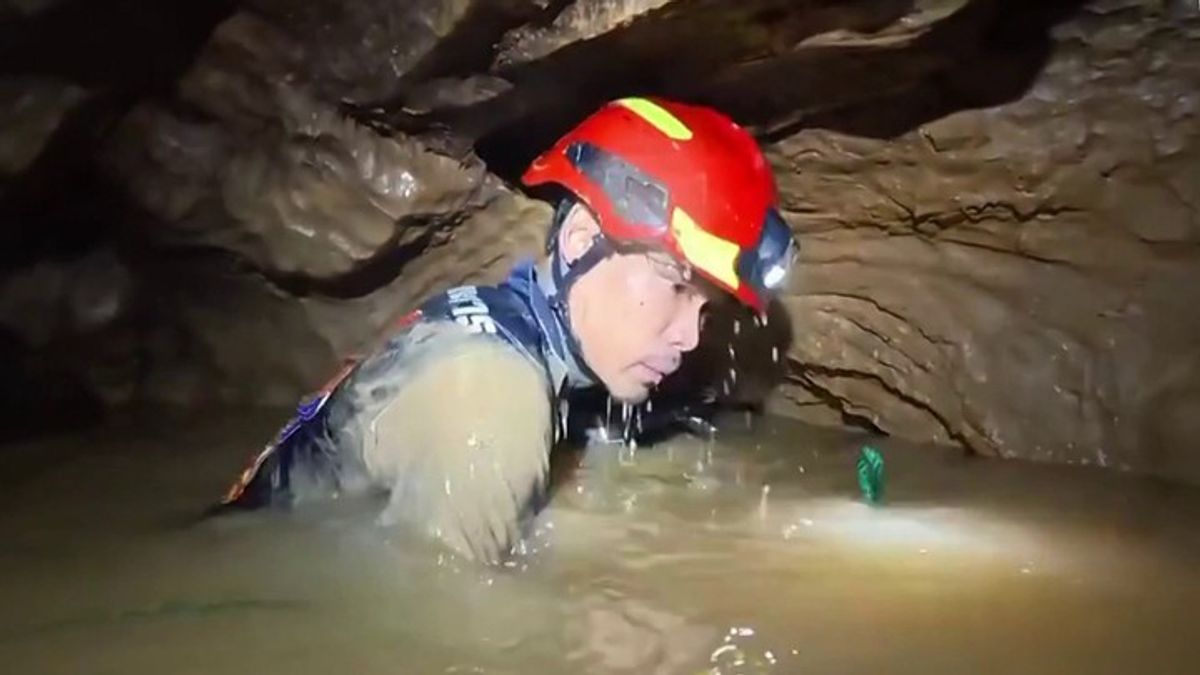 Rescuers Race to Find Last 2 Missing Men in Flooded Laos Cave