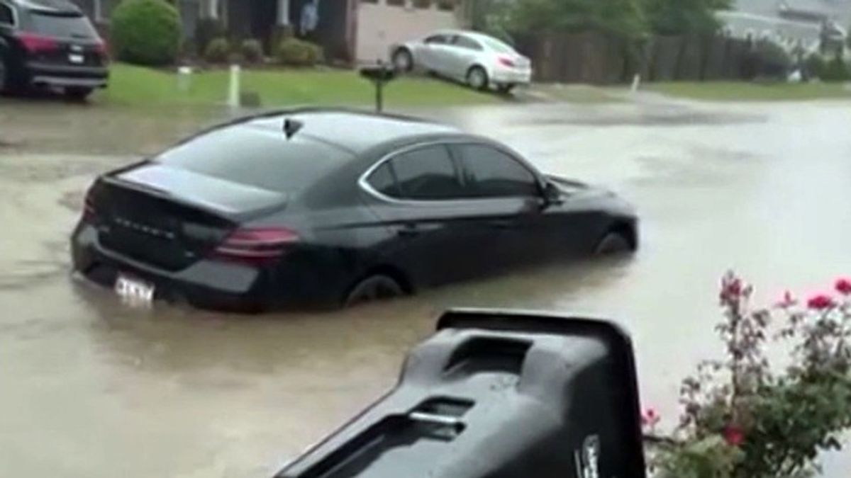 Tornadoes Tear Across South as Severe Storms Bring Major Floods ...