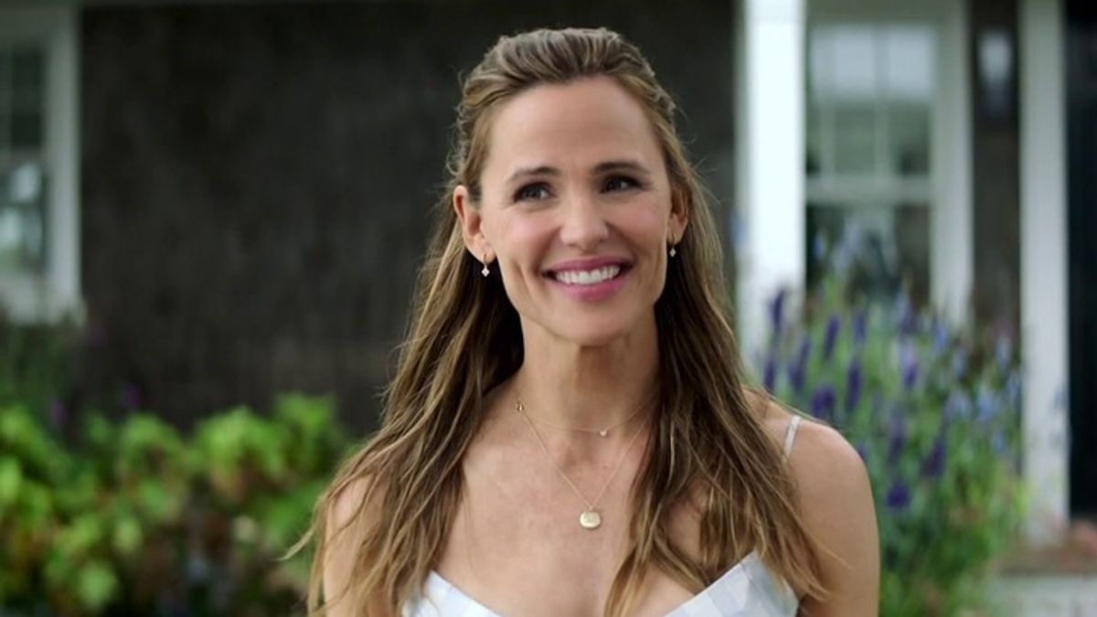 Get a First Look at ‘Five-Star Weekend’ Series Adaptation | Haystack News
