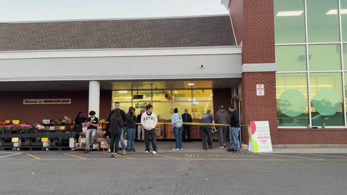 East Islip Stop & Shop closes early following small electrical fire ...