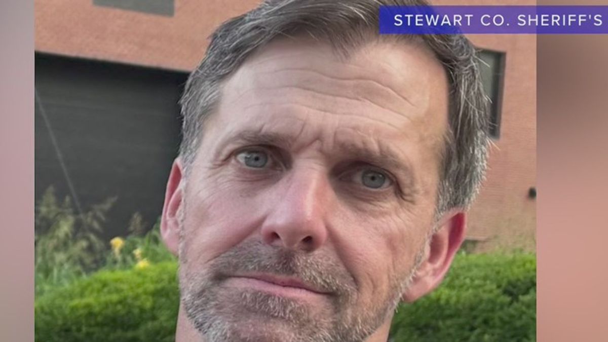 Manhunt begins for veteran on run after allegedly shooting wife ...