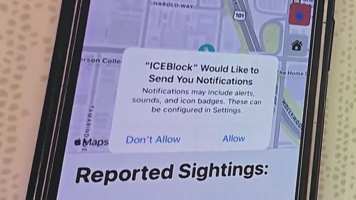 Apple, Google remove ICE-tracking apps | Haystack News