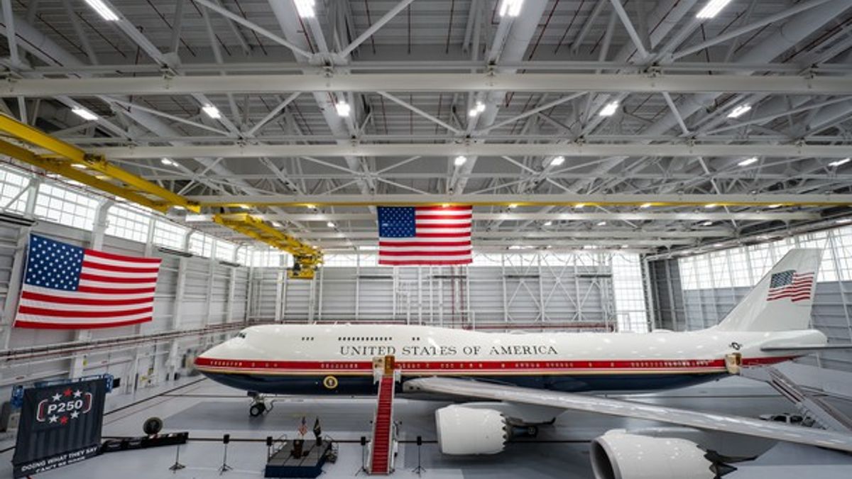 Trump unveils new Air Force One | Haystack News