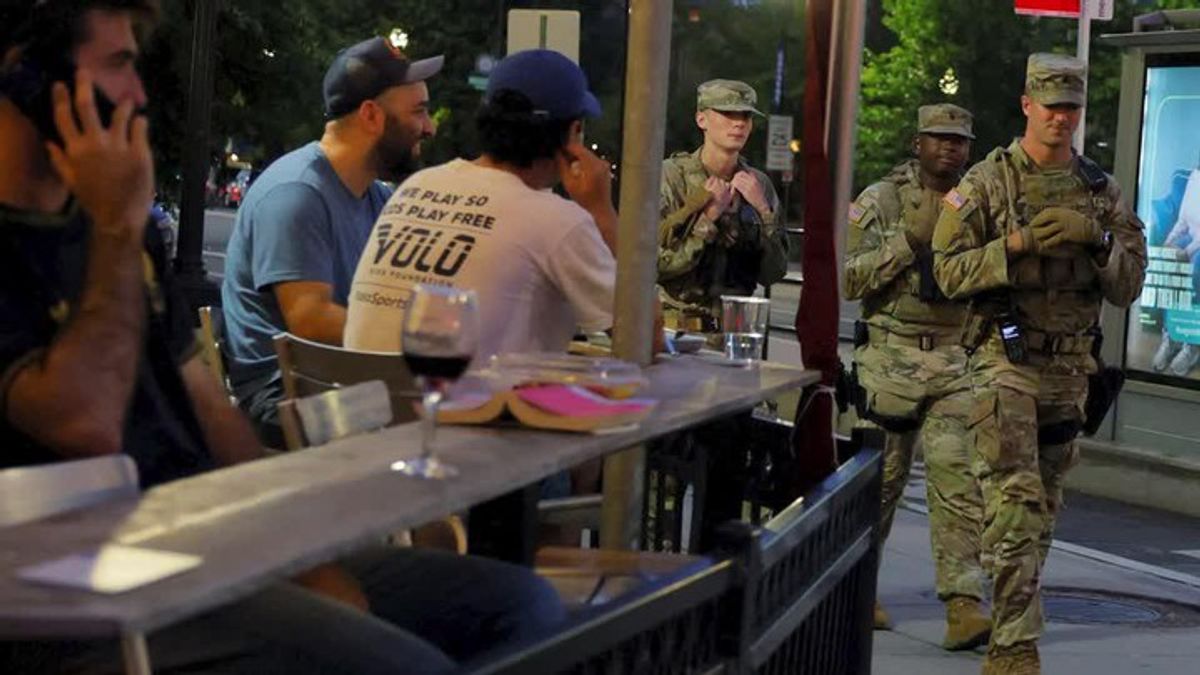Officials: National Guard patrolling DC to begin carrying weapons ...