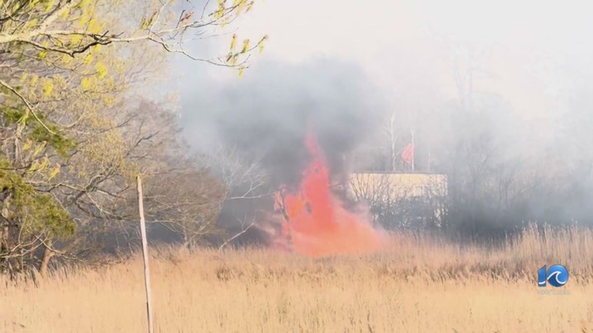 Virginia Beach fire crews battle blaze on Virginia Beach Boulevard ...