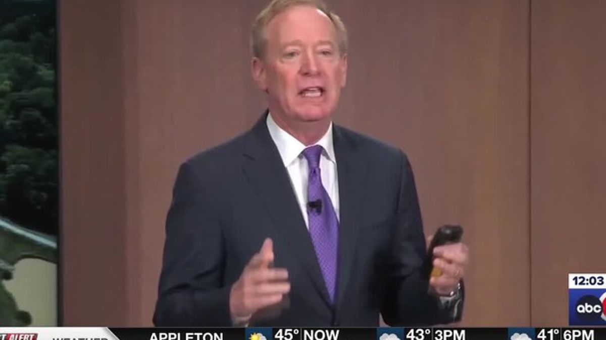 Microsoft leader calls for more 'industry-funded' data centers ...