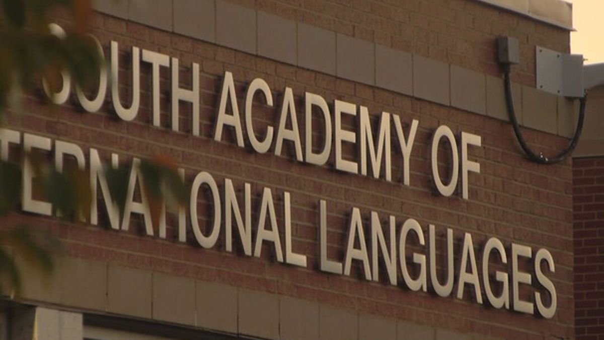 Charlotte-Mecklenburg school parents pushback on new proposed bell ...
