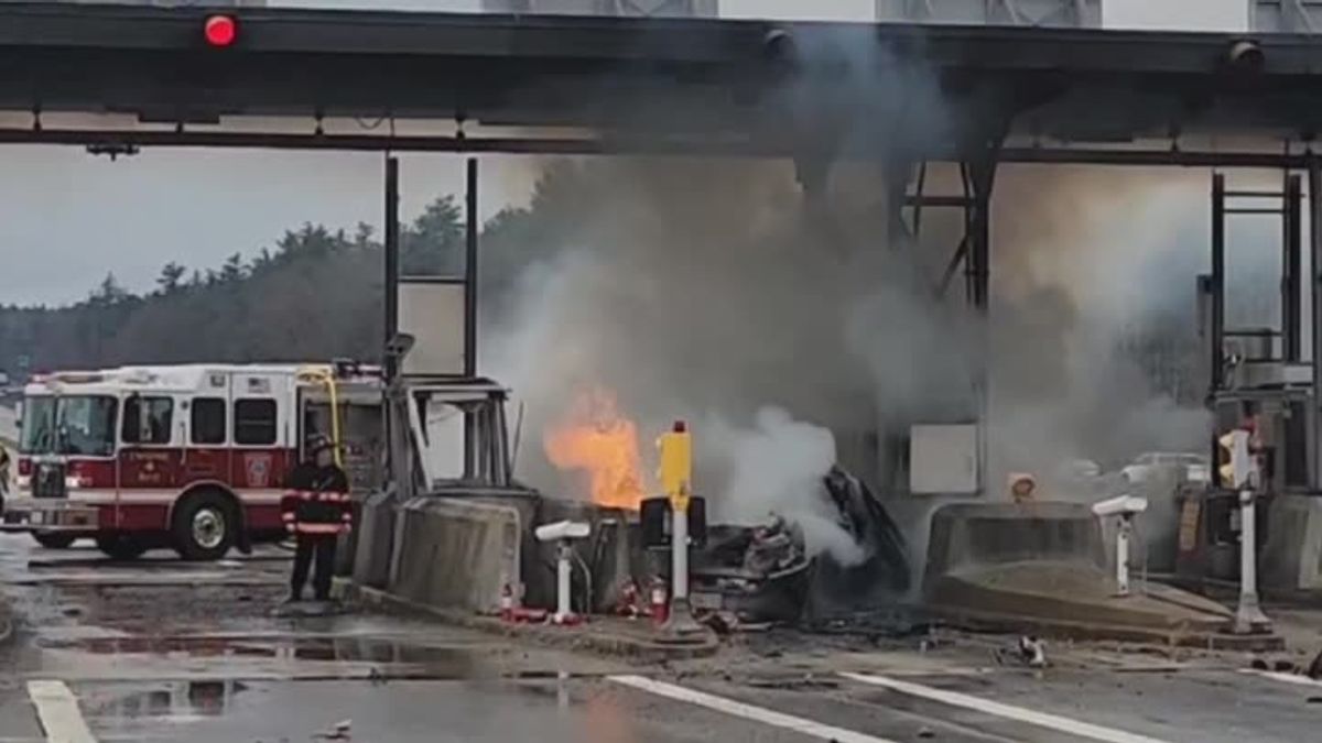 Video shows aftermath of fiery crash at New Hampshire toll plaza ...
