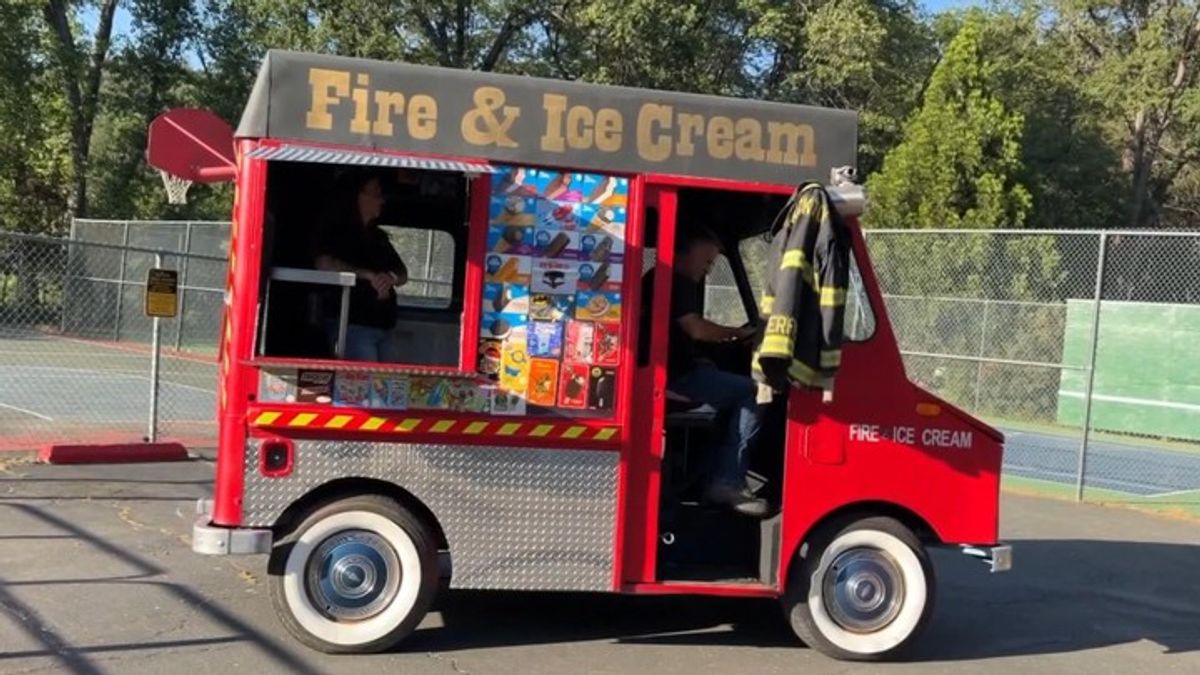 Retired firefighter gives back with ice cream | Haystack News