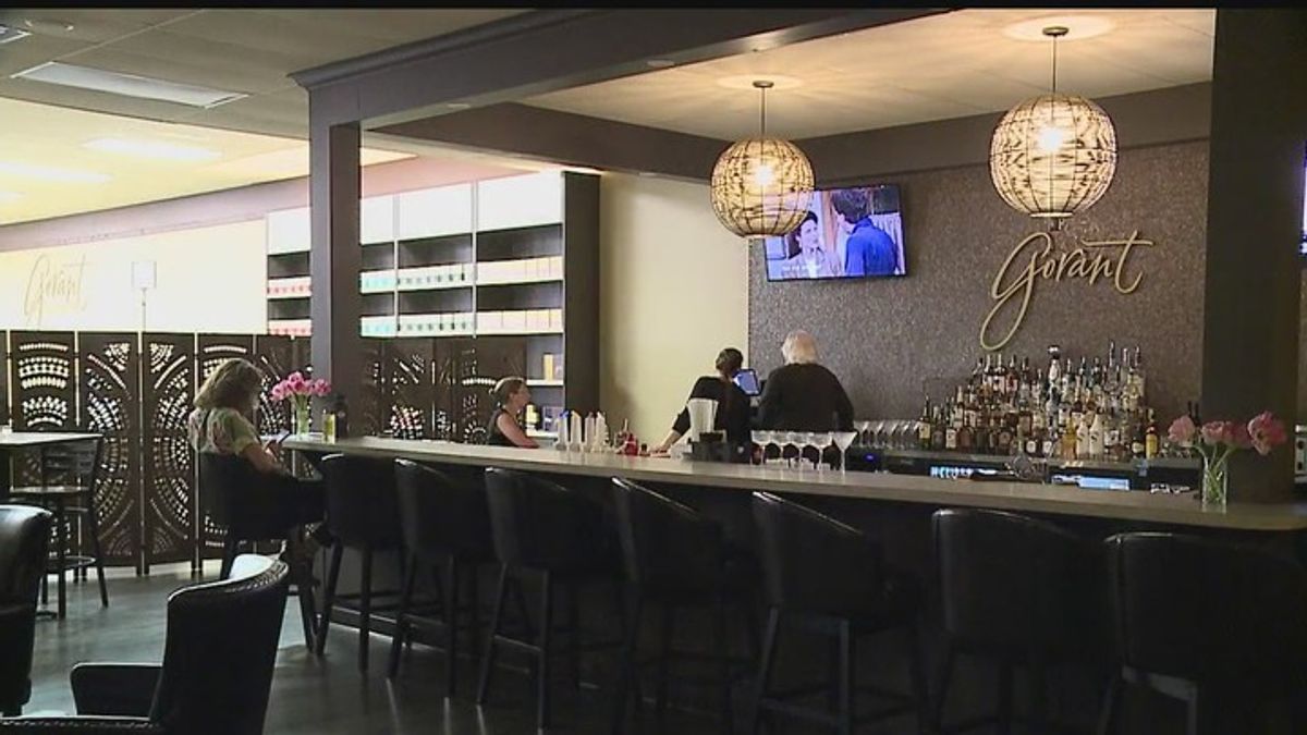 Dessert Bar opens at local chocolate shop | Haystack News