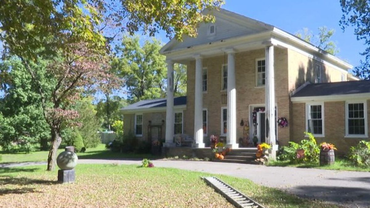 A look inside the Niles mansion competing for ‘Scariest House in ...