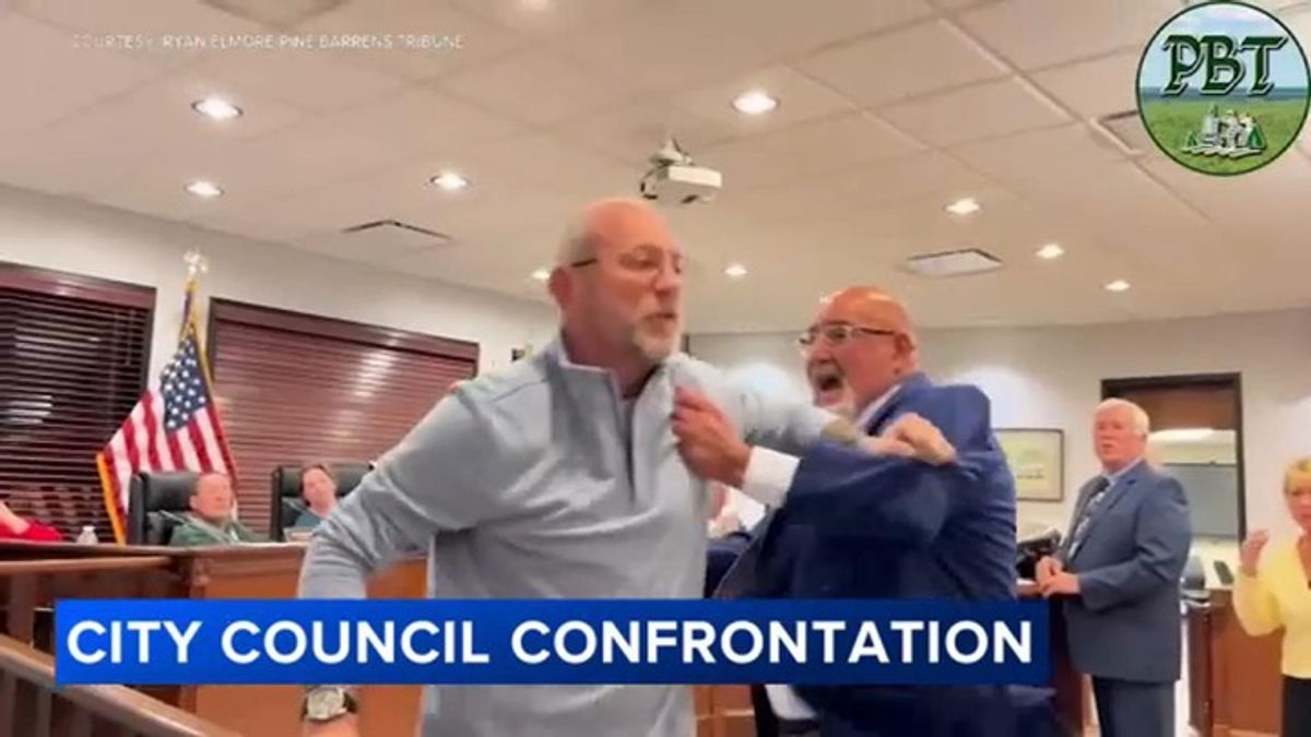 'I just basically snapped': Video shows NJ mayor charging at resident ...