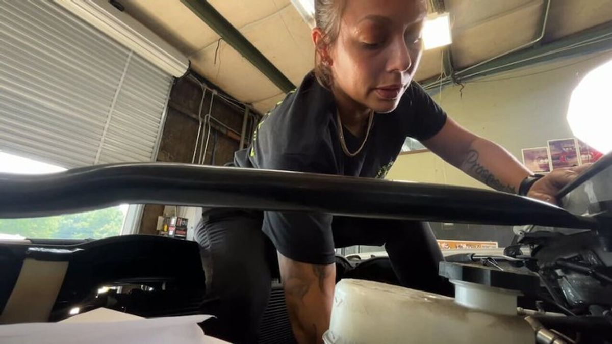 ‘Life-changing’: Former nurse overcomes burnout by opening her own auto ...