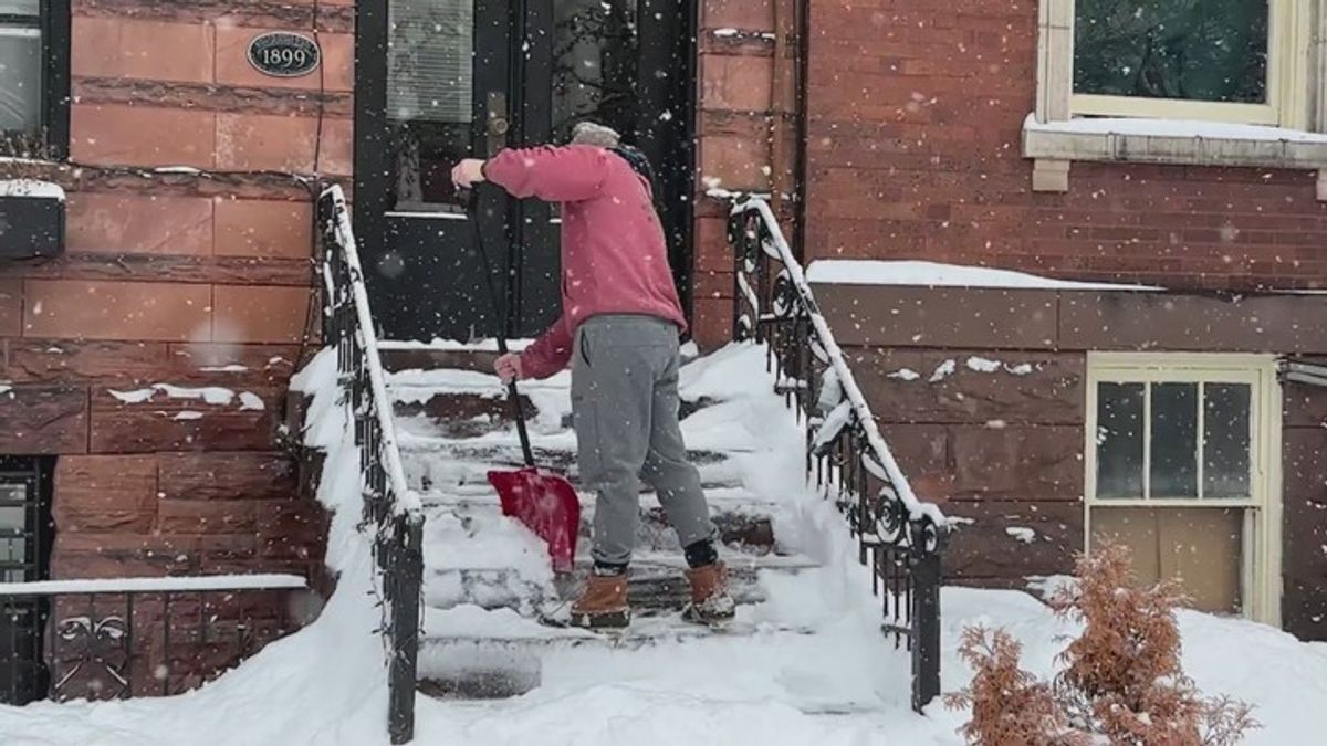 Albany residents dig out after snow emergency | Haystack News