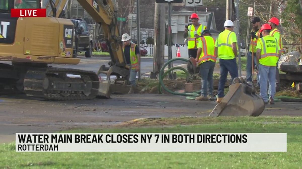 Crews work to repair water main break | Haystack News