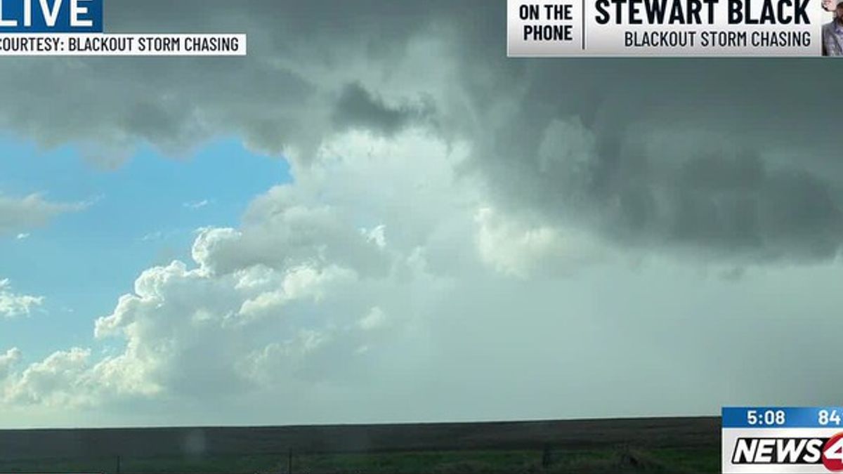 Tracking a tornadic storm with storm chaser Stewart Black | Haystack News
