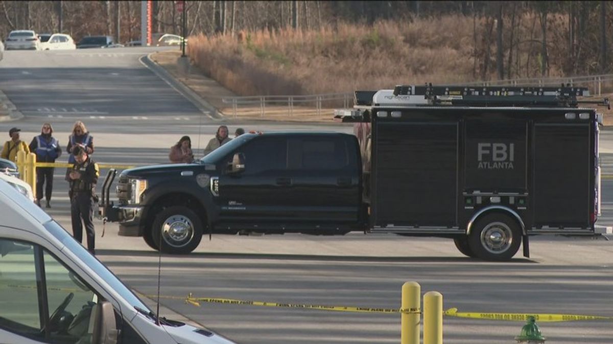 Fulton County leaders fighting back against FBI, Trump after search ...