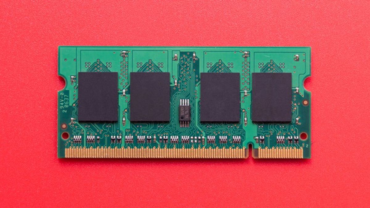 AI data center projects drive up memory chip prices. Here's why ...