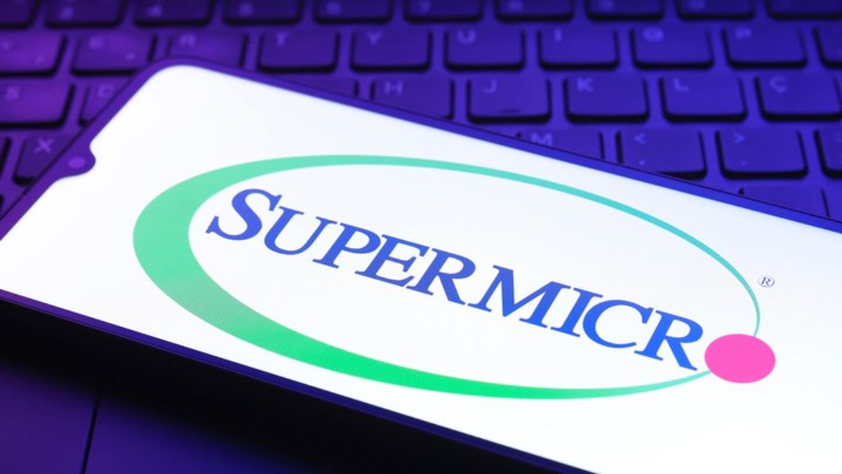 US GDP contracts, Starbucks miss, Super Micro Computer outlook ...