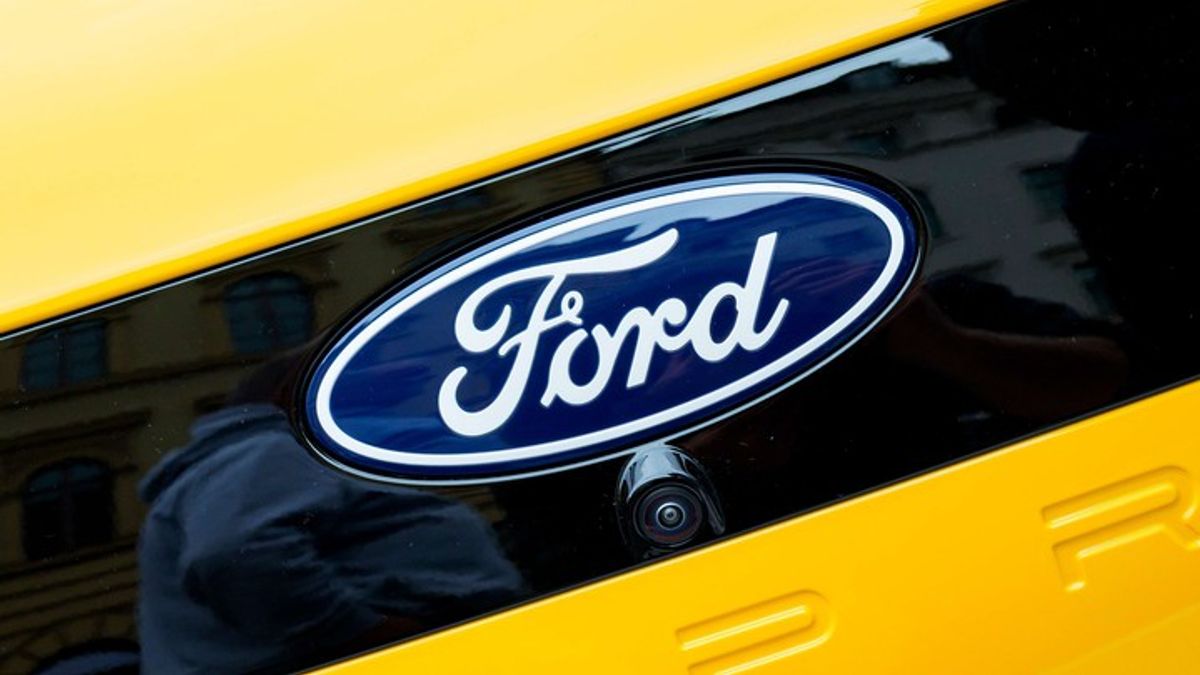 Ford's $19.5B EV-related hit is a 'rip-the-bandaid-off moment ...