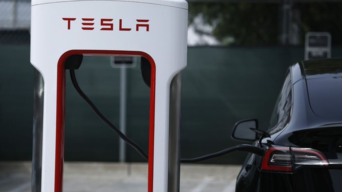 Tesla Q1 deliveries fall short of expectations. Stock drops. | Haystack ...