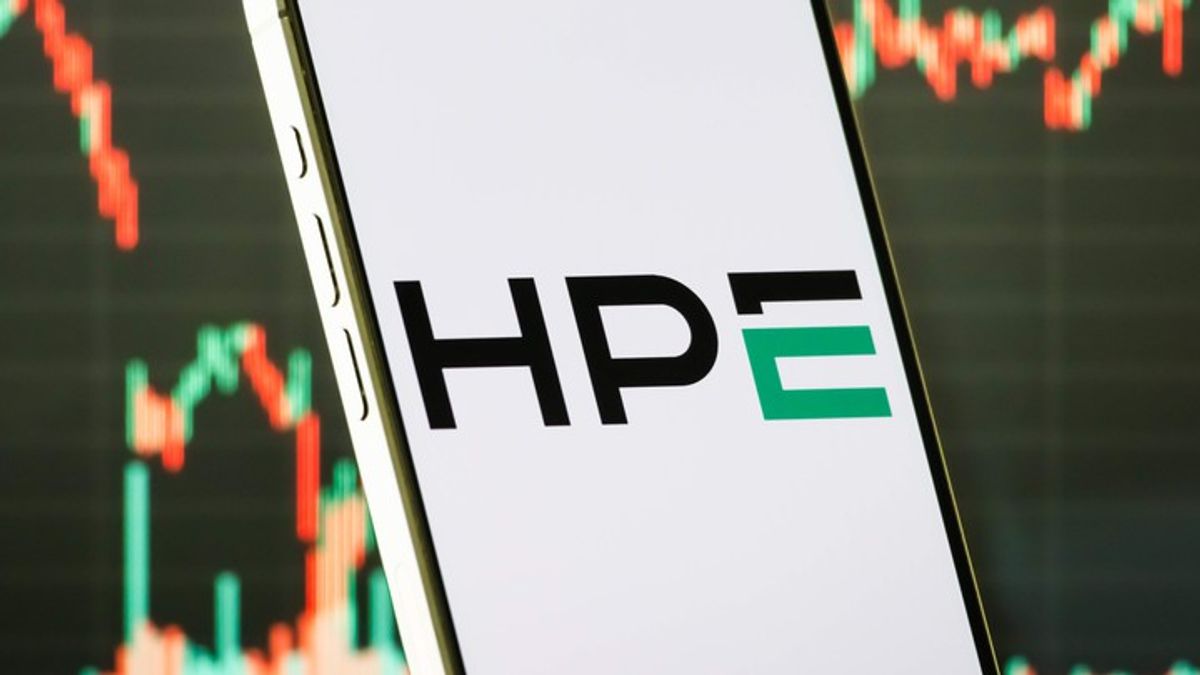HPE CEO explains why the company already issued 2027 guidance ...
