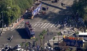 dodgers-fans-gather-la-victory-parade-thumbnail